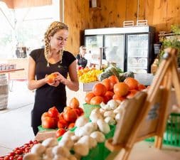 Lee and Maria's farm market